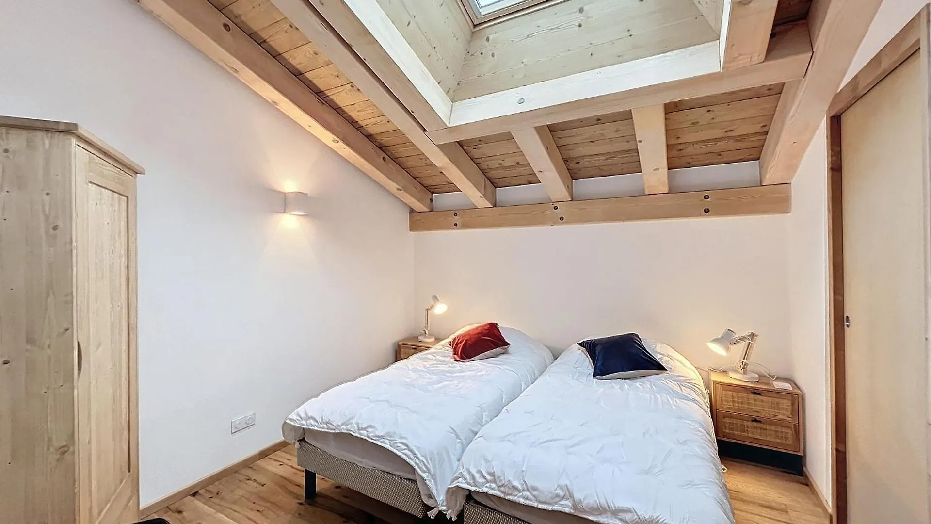 Appartement De Standing 4 Chambres Au Pied Des Pistes A Combloux - Fr-1-560-122 0*,  France