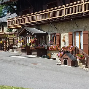 La Ferme Du Mont-blanc Bed & Breakfast